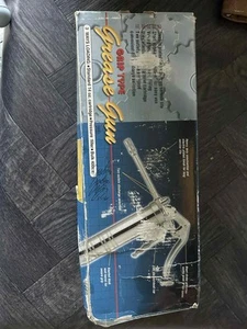 Grease gun. Hand operated. Never used - Picture 1 of 2