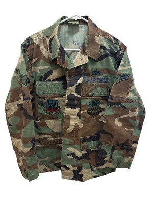 VTG US Military Air Force Woodland Camo Field Jacket w/ 6 Patches Mens M - Image 1 of 4