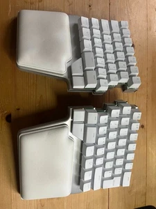 Dygma Raise 2 Split Ergonomic Keyboard White QWERTY ISO - Picture 1 of 7