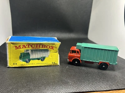 Matchbox No. 44 Refrigerator Truck with Original Box - Image 1 of 4