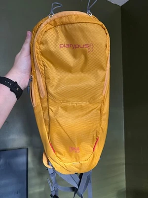 Mochila Bolso Amarillo Mostaza Platypus Tokul XC 5.0 Hydration Pack Foto 1 de 4