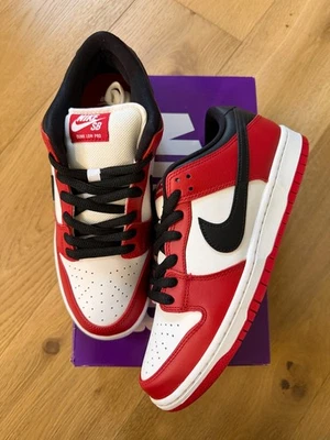 Nike SB Dunk Low Pro Chicago размер 9.0 Varsity красный/черно-белый - Изображение 1 из 4