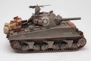 Modello costruito professionale 1/35 U.S. WWII M4A3 SHERMAN 1/35 (preordine) - Foto 1 di 3