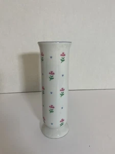 Flowers and Hearts on White Porcelain 6.5” Vintage FTD Bud Vase - Picture 1 of 12