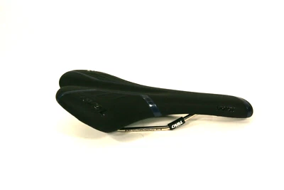Oval Concepts 600 Saddle 130 x 280 mm CroMo/Ti rails Black & Blue - Image 1 of 2