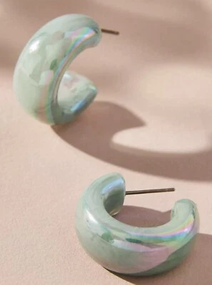 Pendientes de aro Anthropologie resina iridiscente azul ligeros Foto 1 de 4