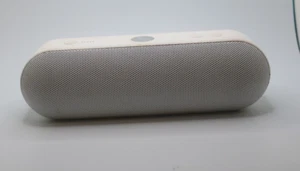 Altavoz inalámbrico Bluetooth Beats by Dre Pill Plus A1680 - Blanco - Imagen 1 de 4