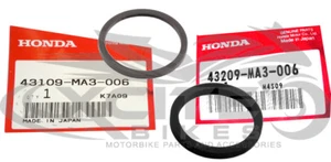 Genuine Honda FRONT brake seals CBR250R MC19 88-89 43109-MA3-006 43209-MA3-006 - Picture 1 of 1