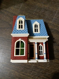 House on Holly Lane (Collector's Series) - Keepsake Ornament - Hallmark 1999 - Picture 1 of 4