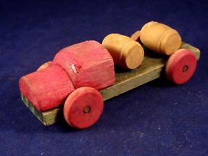 Ancien jouet bois camion miniature transport tonneaux fûts  années 20/30 Vilac ?