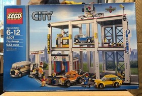 LEGO City Garage (4207, 933 pieces, 2012) New (old stock) Retired