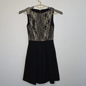Cue Size 6 A-Line Dress Black Knee Length Pleated Sleeveless Lace Top Overlay - Picture 1 of 9