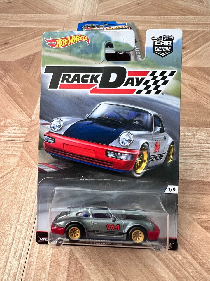 Hot Wheels 1:64 Nissan Skyline Culture Diecast Car