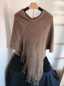 Tan And Gold Poncho Metalic. 100% Acrylic. Size Large - Picture 1 of 7
