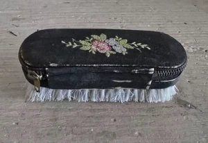 VINTAGE KLEIDERBÜRSTE MIT BEHÄLTER NÄHSET - Bild 1 von 4