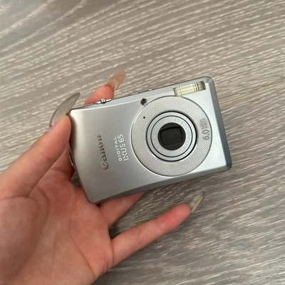 Canon Powershot SD630/ IXUS 65 Digital Camera with Accessories AE/FE Lock Silver - Image 1 of 4