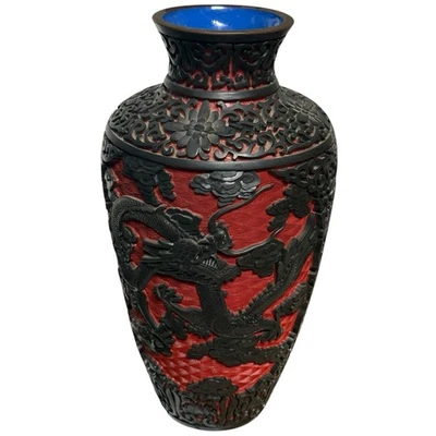 Jarrón chino vintage de laca de cinabrio dragones dos tonos esmalte azul interior 9" Foto 1 de 4