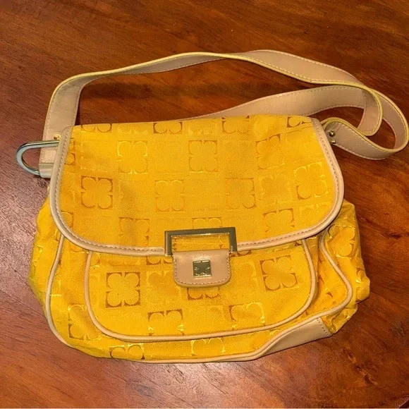 VTG Liz Claiborne Shoulder Bag Geometric Clover Yellow & Tan Retro Vibes - Image 1 of 4