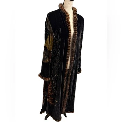 Jinjiao Mezcla de Seda Burnout Terciopelo Capa de Ópera Plumero Imitación Piel Borde Kimono Largo Foto 1 de 4