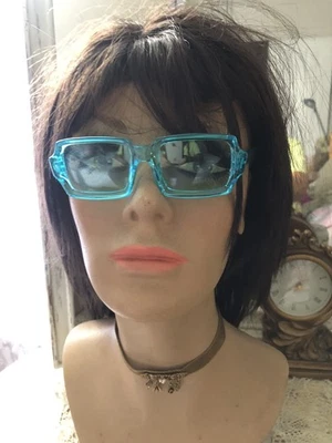 Nuevas gafas de sol vintage ITALIA azul turquesa MCM 1960-70 pequeñas OSS Foto 1 de 4