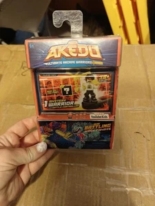 WN8- Akedo Ultimate Arcade Warriors Mini Battling Action Figures Mystery Warrior - Picture 1 of 2