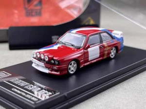 Coche de colección AL DCM 1:64 Red Rally M3 E30 cupé carrocería ancha modelo deportivo diecast - Imagen 1 de 9