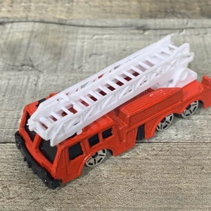 Maisto Feuerwehr Leiterwagen rot Rig Maßstab 1:64 Die-Cast - Bild 1 von 9