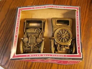 Colgadores de pared vintage modelo A tal vez delanteros y traseros de auto de Miller Studios - Imagen 1 de 4