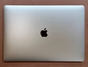 Apple MacBook Pro 16" (512GB SSD, Intel Core i7 9th Gen., 2,60GHz, 16GB RAM, AMD - Photo 1/4