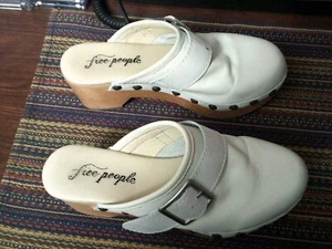 Free People Culver City Ivory Leather Studded Clogs Sz 7 - Picture 1 of 2