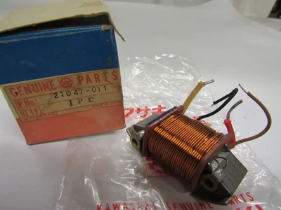 BOBINA DE ILUMINACIÓN KAWASAKI G3 G3SS G3TR G4TR G5 G7 KV100 MC1 B NOS 21047-011 Foto 1 de 2