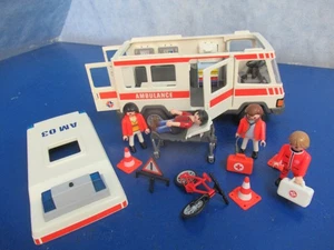 3925 Krankenwagen viele Figuren zu 4404 70190 Krankenhaus Playmobil 8476 - Bild 1 von 5