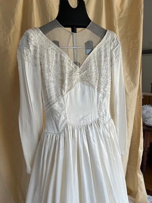 Vintage40’s Bridal Wedding Dress/train/hoop - Image 1 of 4