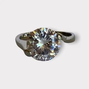 Faux CZ Solitär Silber Ring mit Wirbelfassung Größe 7 NEU - Bild 1 von 6