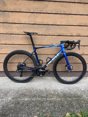 Giant TCR Advanced Pro 2023 talla ML - sin juego de ruedas Foto 1 de 4