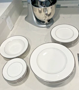 Mikasa Ultima Cameo Platinum HK 301 Lot of 27 Dinner plates Salad Dessert Bowls - Picture 1 of 9