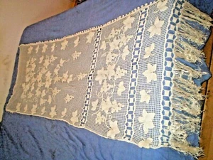 Una hermosa cortina de encaje vintage hecha a mano - Imagen 1 de 11