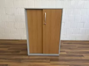Steelcase Aktenschrank 3 Ordnerhöhen Schiebetüren 80cm Buche grau - Bild 1 von 10