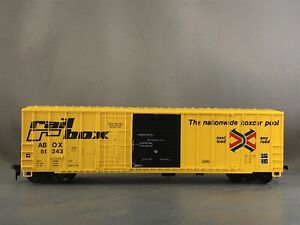 Roundhouse - Rail Box - 50' Combination Door Box Car + Wgt # 51243