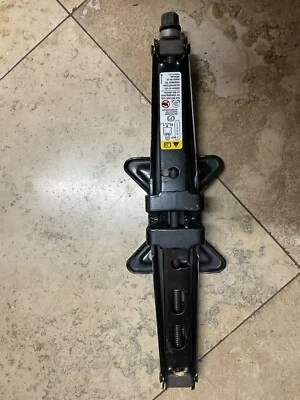 Chevrolet Impala 2002-2012 gato de neumático OEM Foto 1 de 4