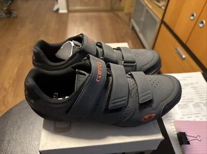 New Giro Mens Bike Shoes Mountain Or Indoor Cycling US 11.5 EU 45Carbide R - Picture 1 of 7