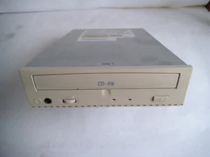 CD_RW DRIVE MODEL NO.: WPA-24 von Ultima Electronics Corp. - Bild 1 von 3