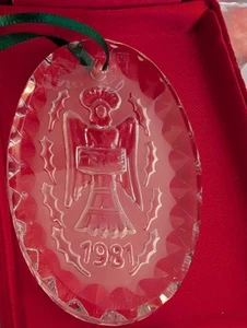 Adorno de cristal Waterford 1981 ángel paz árbol de Navidad ovalado con caja - Imagen 1 de 7