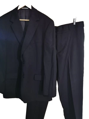 Van Heusen Pin Stripe Wool Suit 2 Piece Men's Blue 46R Jacket 38W 32.5L Trousers - Image 1 of 4