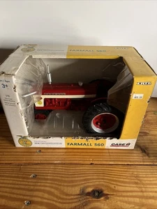 1/16 Farmall 560 Traktor mit schmaler Front, FFA Edition - Bild 1 von 11