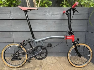 2017 Brompton CHPT3 Titanium V1 Edition - 2 Speed Factory Standard Specification - Bild 1 von 24