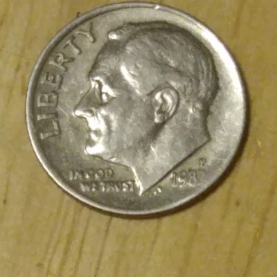 1982 p Roosevelt dime error off side of the number two yet still in great condit - Image 1 of 4