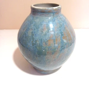 Jarrón redondeado firmado por artista esmalte cristalino azul 7,75" - Imagen 1 de 7