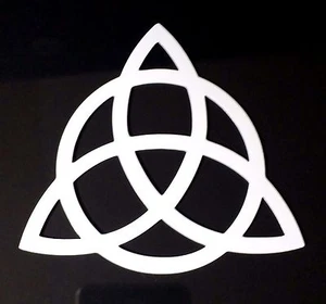 Calcomanía adhesiva de vinilo pagana nudo celta TRIQUETRA - Imagen 1 de 2
