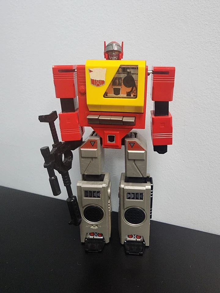 Transformers Blaster Complete 1984 Vintage G1 Boombox Action Figure with Weapon - Image 1 of 4